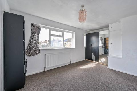 11 Tonstall Road, Mitcham, CR4 2LR