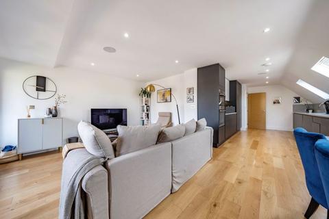 3 bedroom apartment for sale, Oakridge Mansions, 158 Foxley Lane, West Purley