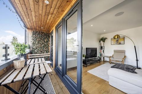 3 bedroom apartment for sale, Oakridge Mansions, 158 Foxley Lane, West Purley