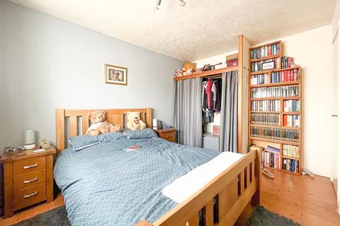 24 Apple Walk, Cannock, WS11 7WQ