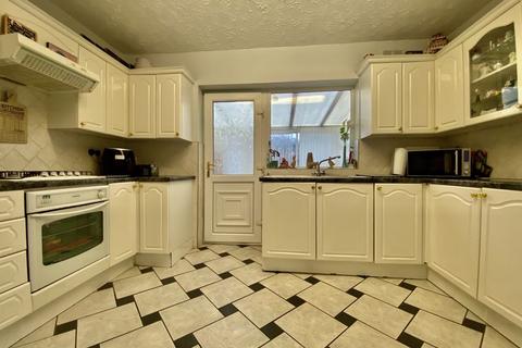 102 Marsh Lane, West Bromwich, B71 2DL