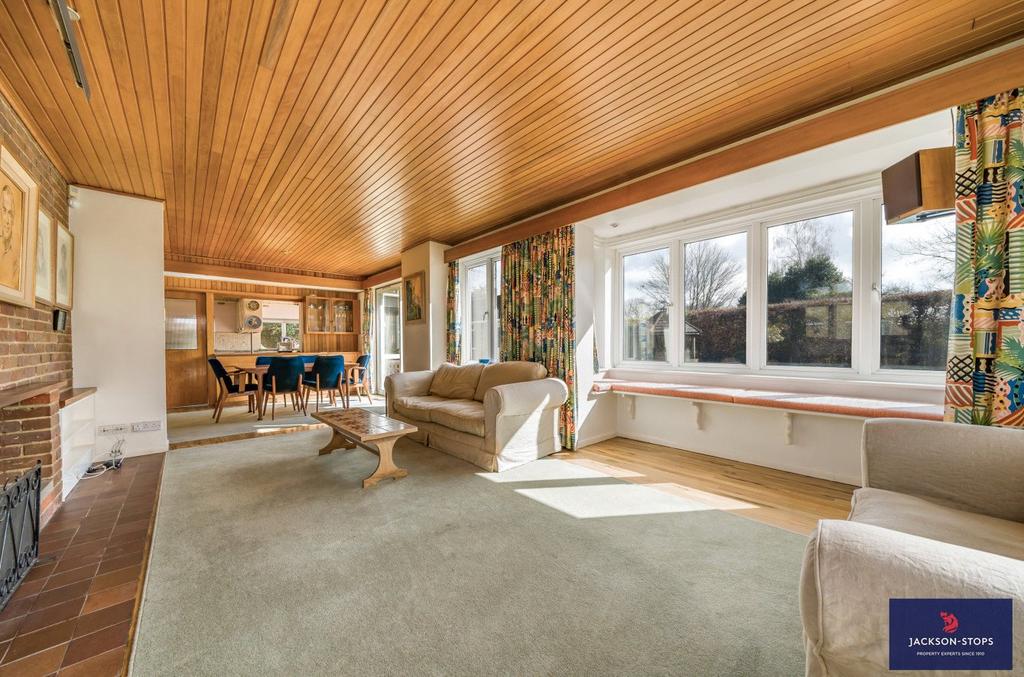 Sitting/Dining Room