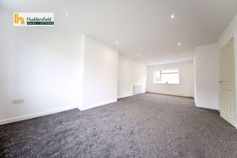 Waterloo Road, Huddersfield 4 bed semidetached house £950 pcm (£219 pw)