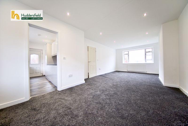 Waterloo Road, Huddersfield 4 bed semidetached house £950 pcm (£219 pw)