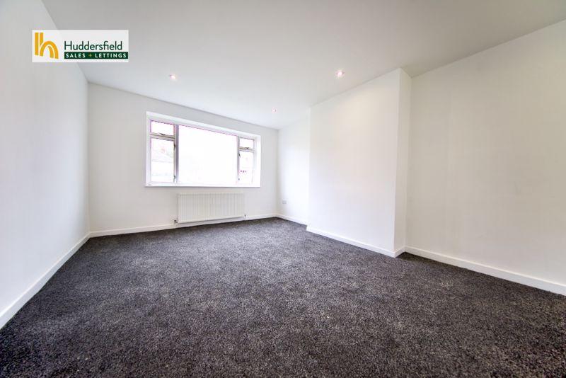 Waterloo Road, Huddersfield 4 bed semidetached house £950 pcm (£219 pw)