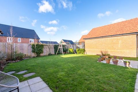 4 bedroom detached house for sale, Lock's Farm Lane, Chichester