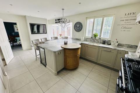 5 bedroom detached house for sale, Orsett Village