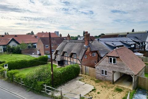 3 bedroom detached house for sale, Frogmore Lane, Nursling, Hampshire, SO16