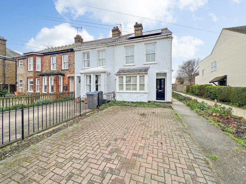 Dover road, Sandwich, Kent, CT13 0DA 2 bed end of terrace house for