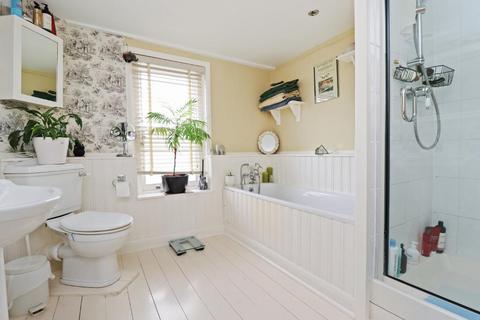 2 bedroom end of terrace house for sale, Dover road, Sandwich, Kent, CT13 0DA