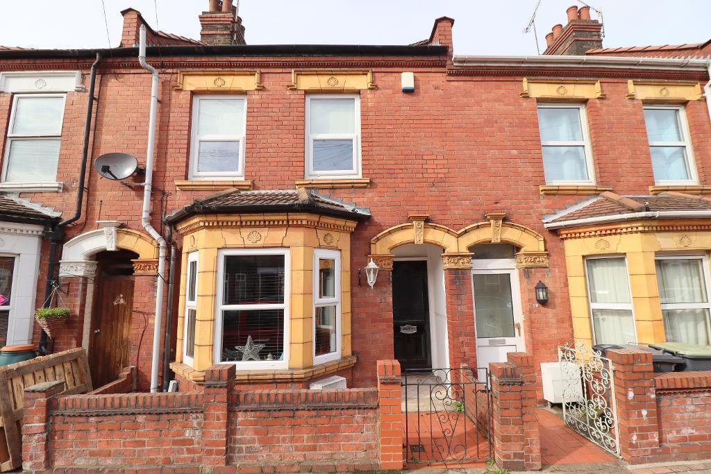 Reginald Street, High Town, Luton, Bedfordshire, LU2 7QZ 3 bed terraced