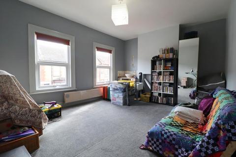 3 bedroom terraced house for sale - Reginald Street, High Town, Luton, Bedfordshire, LU2 7QS