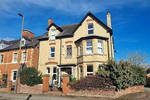 6 bedroom detached house for sale, Hereford Road, Leominster, Herefordshire, HR6 8JS