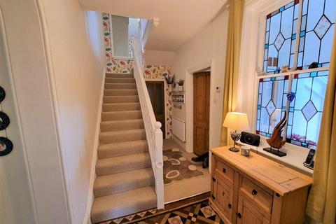 6 bedroom detached house for sale, Hereford Road, Leominster, Herefordshire, HR6 8JS