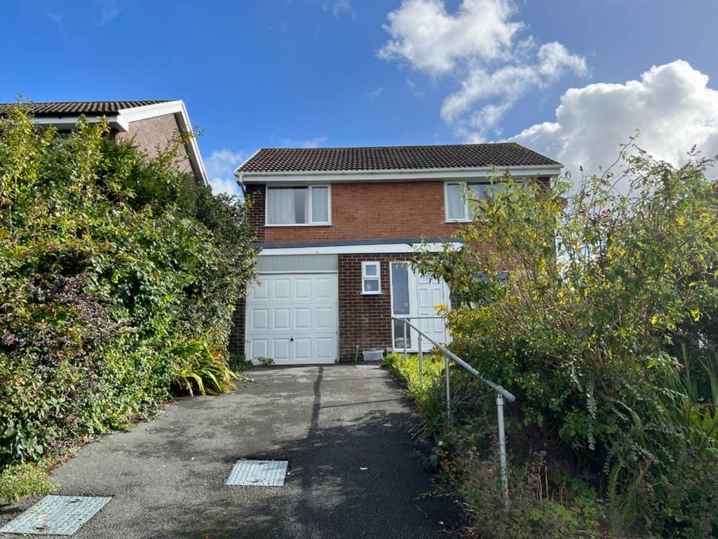 Maesceinion, Waunfawr, Aberystwyth 4 bed detached house £299,950