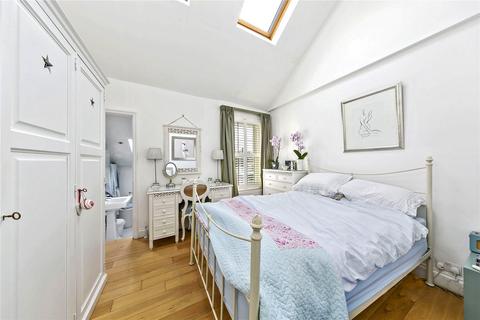 2 bedroom terraced house for sale, Sandycombe Road, Kew, Surrey, TW9