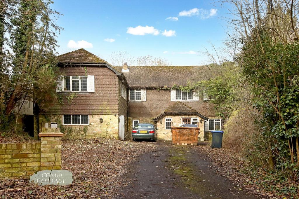 Bakers Wood, Denham, Uxbridge, UB9 5 bed detached house £1,500,000