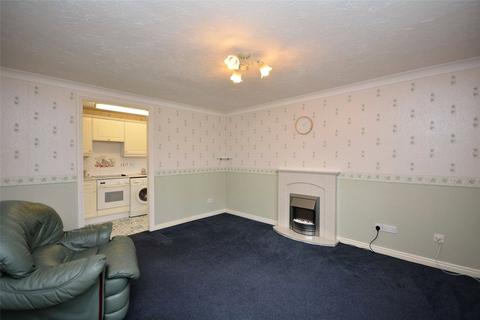 2 bedroom apartment for sale - Lawrence Court, Pudsey