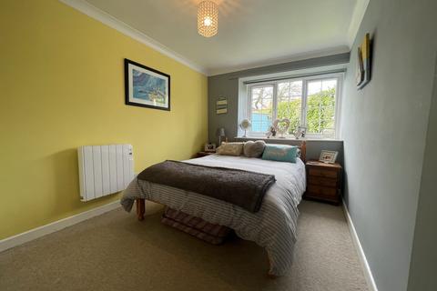 2 bedroom ground floor flat for sale, St. Florence, Tenby, Pembrokeshire, SA70