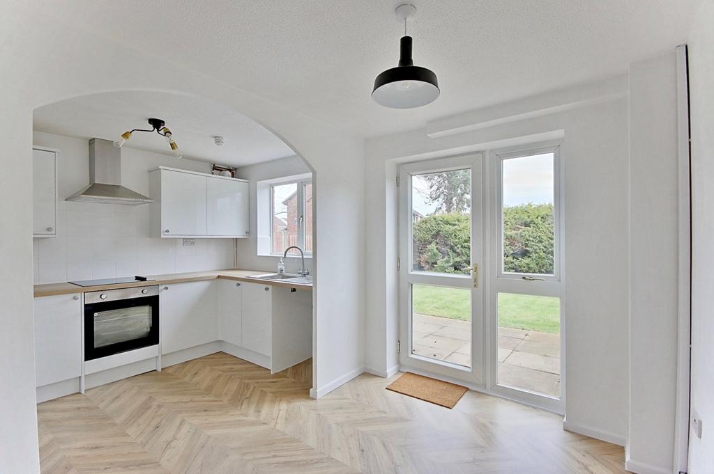 Coltishall Close, Copperfields, St.... 3 bed semidetached house £950