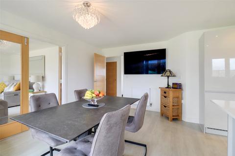 3 Granite Close, South Molton, EX36 3FD