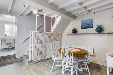 17 Station Road, Knighton, LD7 1DT