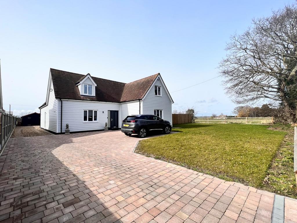 Halstead Road, Kirby Cross, FrintononSea, CO13 5 bed detached house