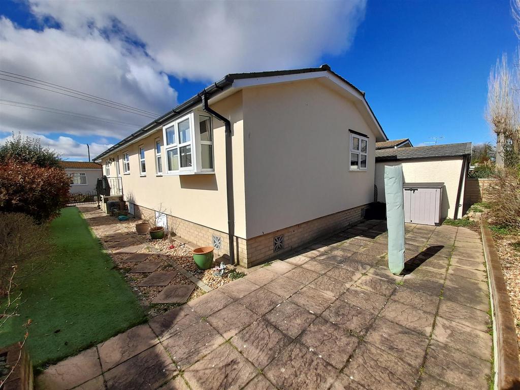 Rear & side patio.jpg