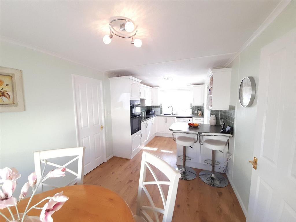 Kitchen dining room 1.jpg