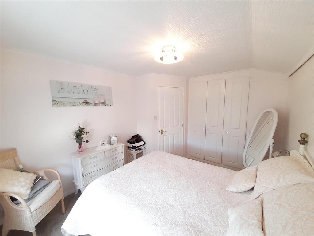 Bedroom 2a.jpg
