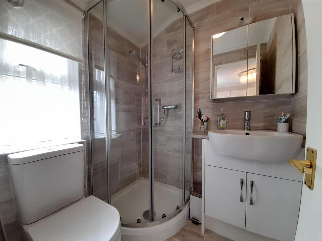 Ensuite shower room