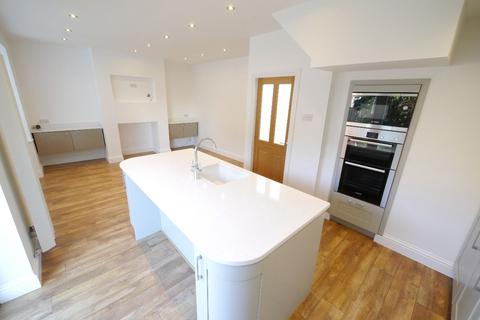 3 bedroom semi-detached house to rent, Vancouver Drive, Newcastle upon Tyne