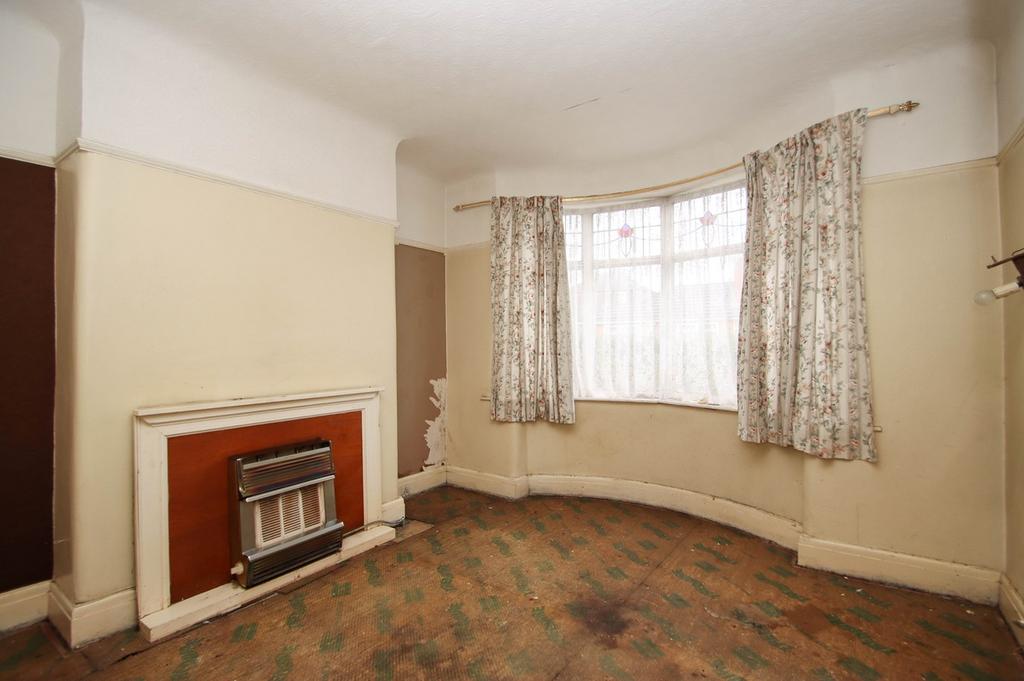 Bradwell Avenue, Stretford... 3 bed semidetached house £250,000