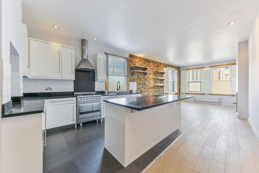 West Hill, SW18 2 bed house to rent £3,100 pcm (£715 pw)