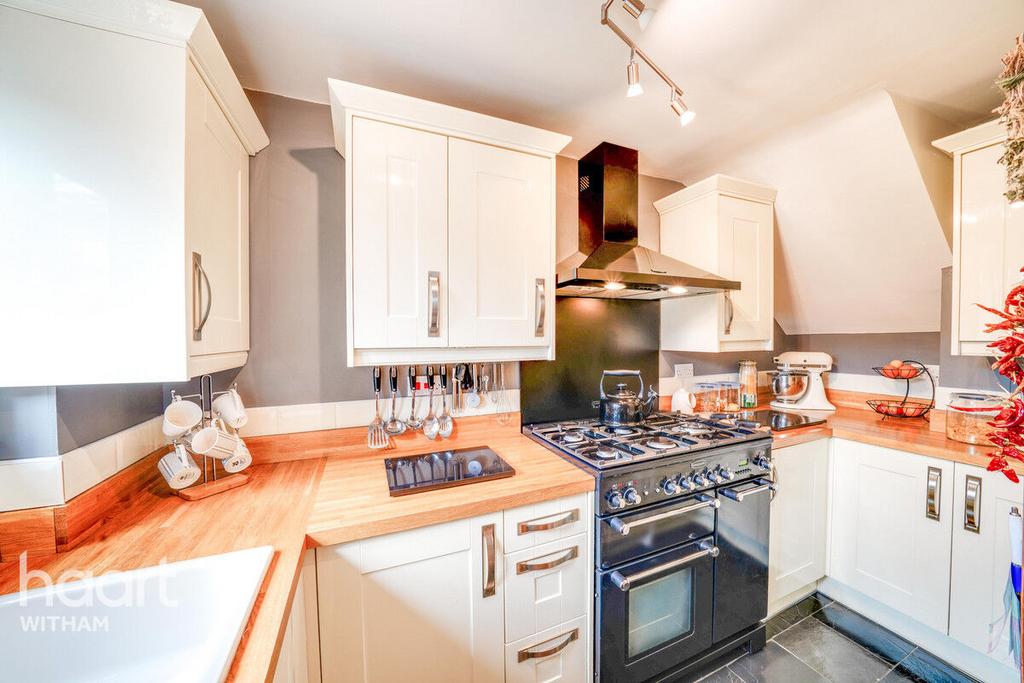 Pelly Avenue, Witham 2 bed terraced house £300,000