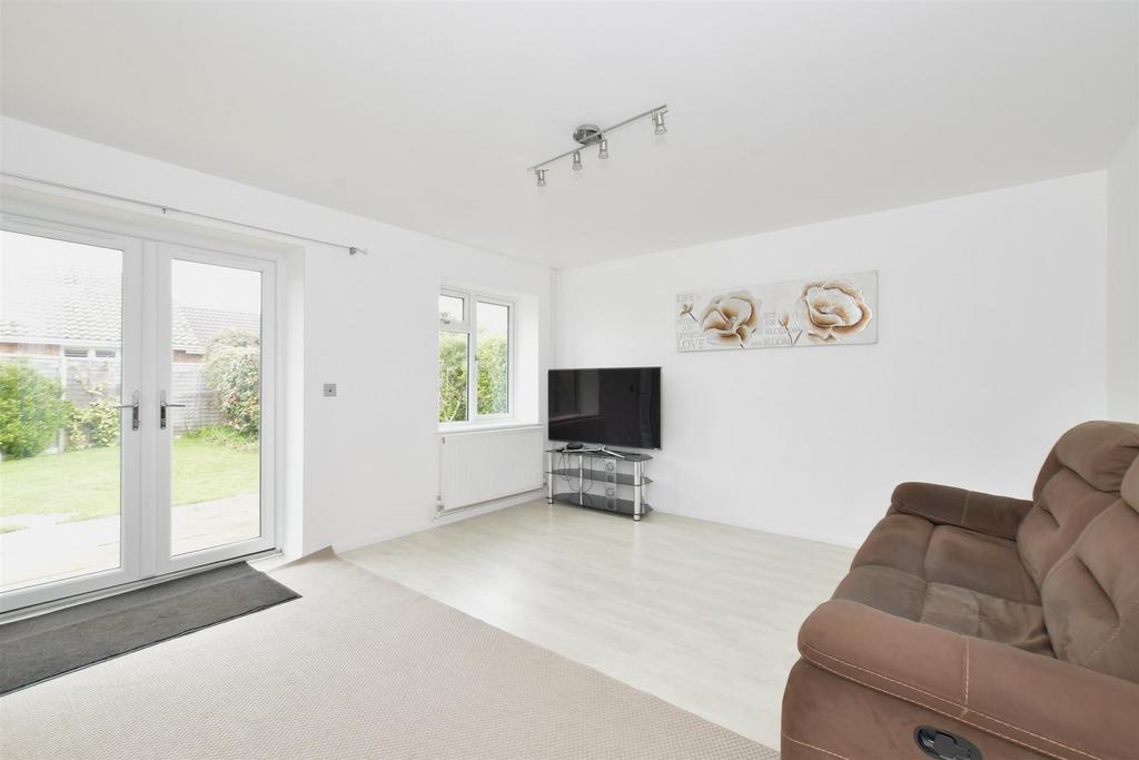 Christchurch Crescent, Bognor Regis, West Sussex 2 bed detached bungalow for sale £375,000