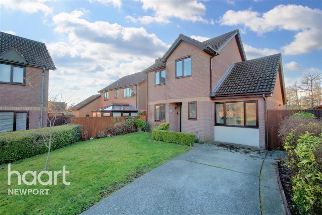 St James Park, Tredegar 3 bed detached house to rent £1,100 pcm (£254 pw)