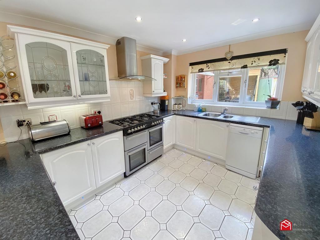 Heol Tredwr, Waterton, Bridgend, Bridgend County. CF31 3AJ 4 bed