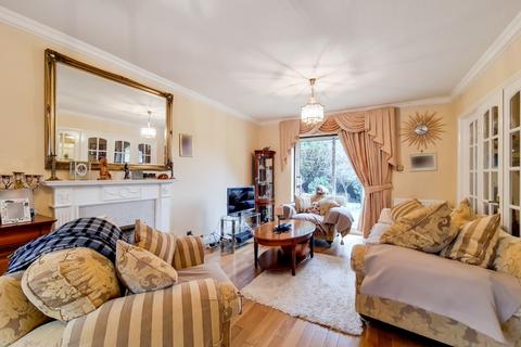 4 bedroom detached house for sale - Acacia Way, Sidcup, Kent, DA15