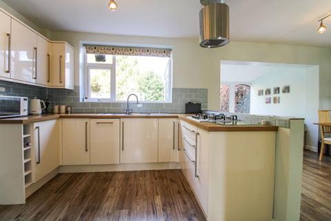 4 bedroom semi-detached house for sale - Whiteacres, Morpeth, Northumberland, NE61 2UT