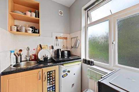 4 bedroom semi-detached house for sale - The Approach, Acton, London W3 7PS