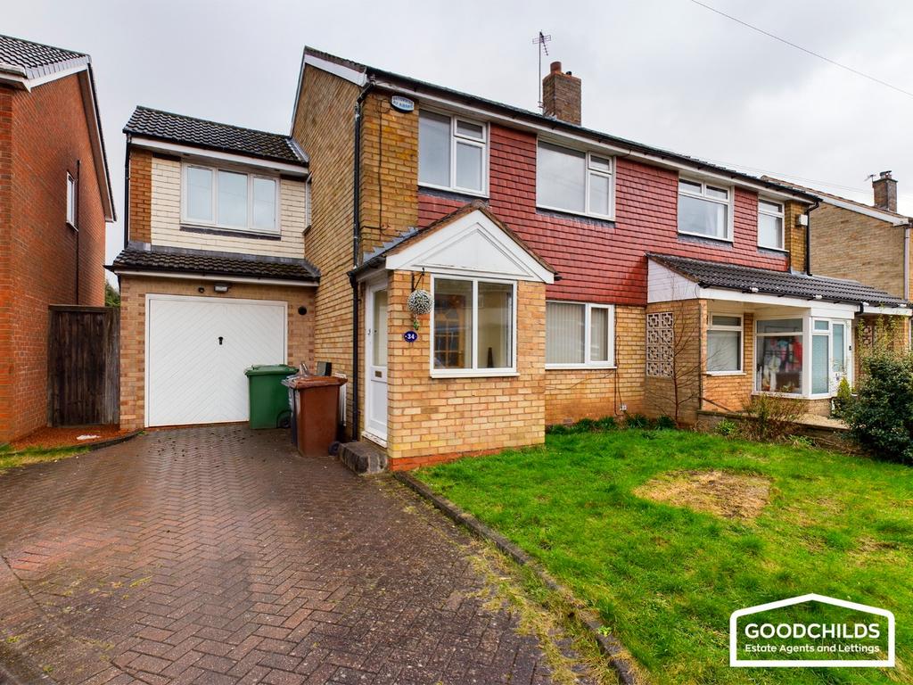 Fishley Close, Bloxwich, WS3 4 bed semidetached house £235,000