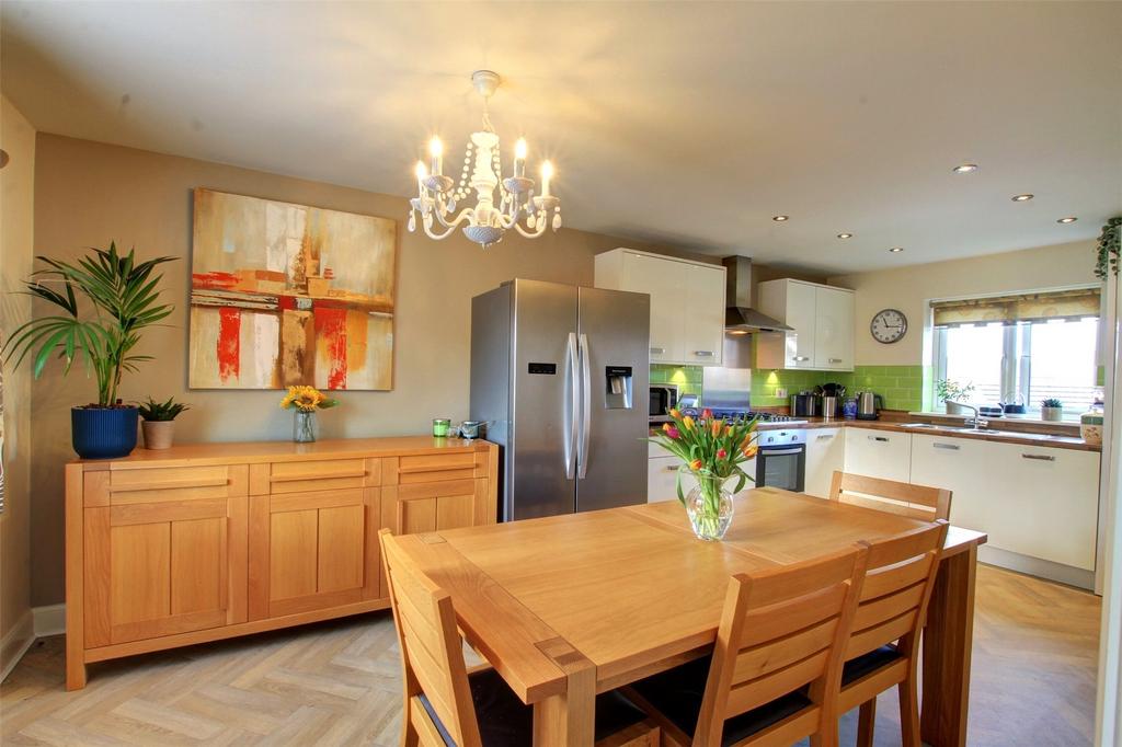 King Oswald Drive, Stella Riverside... 4 bed detached house £300,000