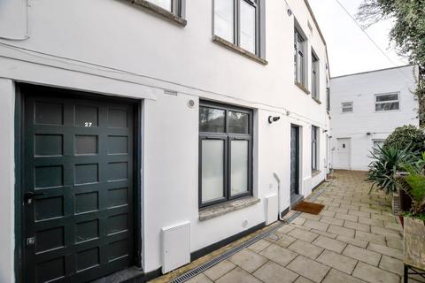 2 bedroom terraced house to rent, Rectory Road, Stoke Newington