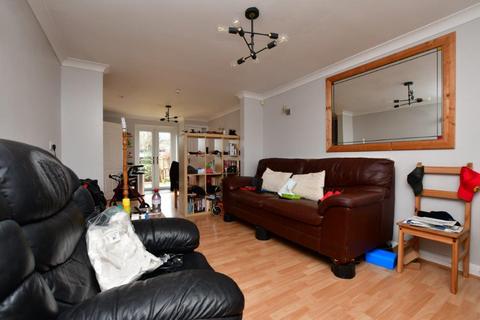 9 Bakers Close, Southwater, Horsham, RH13 9DX