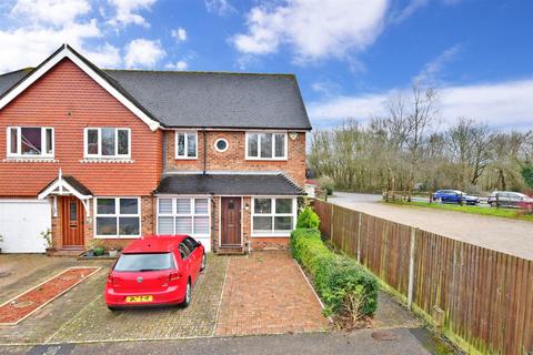 9 Bakers Close, Southwater, Horsham, RH13 9DX