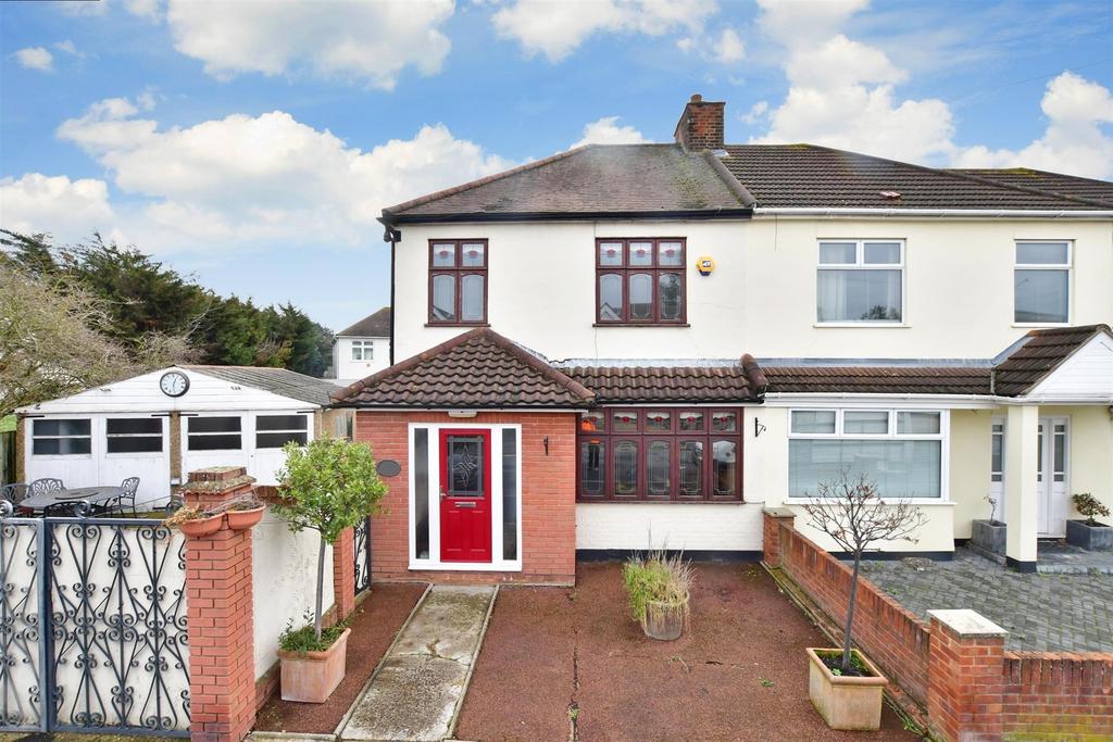 Blacksmiths Lane, Rainham, Essex 3 bed semidetached house for sale £