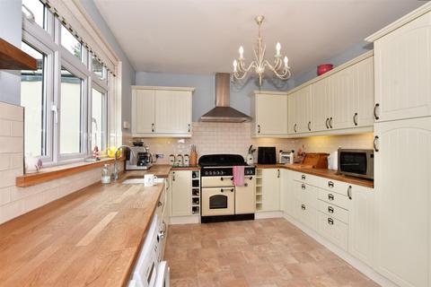 3 bedroom semi-detached house for sale, Blacksmiths Lane, Rainham, Essex