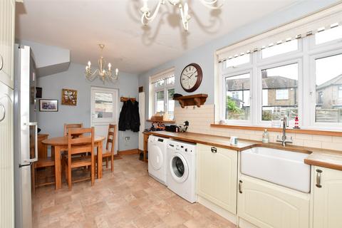 3 bedroom semi-detached house for sale, Blacksmiths Lane, Rainham, Essex