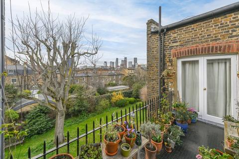 3 bedroom flat to rent - CRANWORTH GARDENS, Brixton, London, SW9